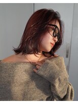 ビュートリアム 七里ヶ浜(BEAUTRIUM)&nbsp;顔まわりカットとレッドカラーのロブスタイル