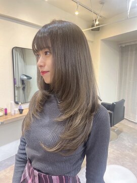 フルール(Fleur) 【中×韓ヘア】必ず小顔になれる韓国風レイヤー