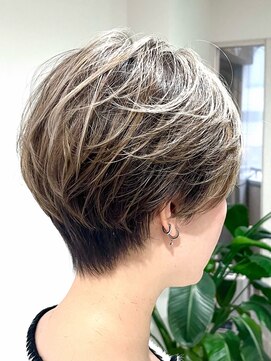 アイズ(I's) コンパクトマッシュ×ハイライト×バレイヤージュ×白髪ぼかし