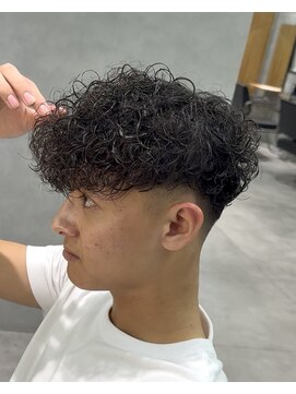 ササ シンサイバシ(33 SHINSAIBASHI) 黒髪でもキマルスペインカール