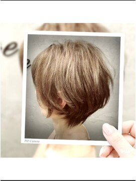 シースルーショート。。明るい白髪染め。。