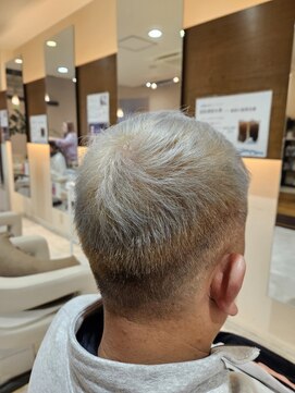 ジール プラス 西明石駅前店(zeal plus) 【大人なシルバーカラー☆】