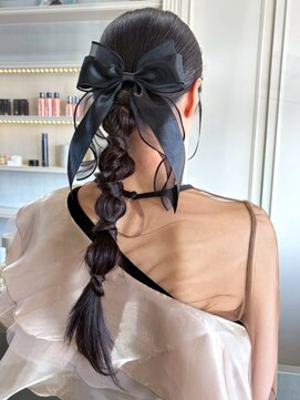 セプト 天神大名(SEPT.) 編みこみ 編み下ろし タイト 結婚式 ヘアアレンジ 韓国風