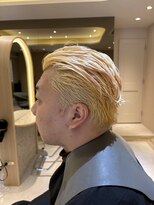リリー 鷺沼店(RILLY)&nbsp;〈キシタクヘアー〉ホワイトカラー×フェード