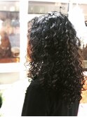 ロングのスパイラルパーマスタイル