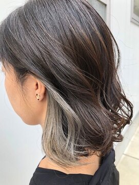 アン(Hair make un) #おしゃれなワンポイントインナーカラー