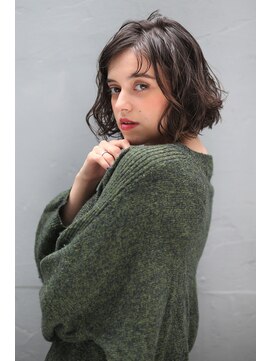 シャル 八王子(shalu) 前下がりクラシカルボブ