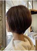重たく見えないショートボブ