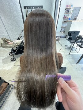 ピボット 北千住(PIVOT) 酸性縮毛矯正、艶ストレート、髪質改善ストレート