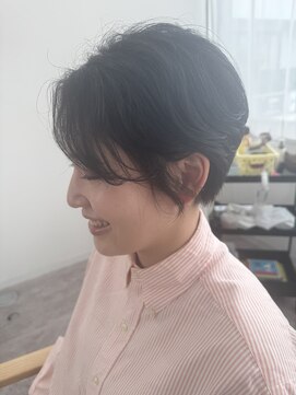 シロ(shiro.) 大人色っぽショートヘア