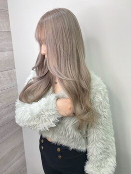 【透明感ハイトーンが人気】南越谷で学生に人気の美容室♪赤みを抑えた“透け感カラー”が好評◎