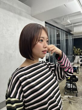 トゥエル バイ ディプティモイラ(tuelu by dipty MOILA) 暖色カラー×大人ボブ