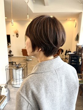 ヌニル(nunill) 0代/50代/60代ひし形小顔ショートボブ白髪ぼかし前髪あり