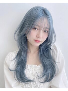 ベル 新宿(Belle) 水色カラー/ペールカラー/ブルーシルバー/ハッシュカット/新宿
