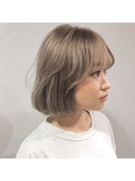 クラン(clan) clan <ハイライトライトベージュ×小顔美髪ボブ>