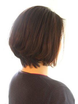 レウナ 外苑前(Reuna) 【30代・40代・50代】大人の女性に人気の丸みボブ