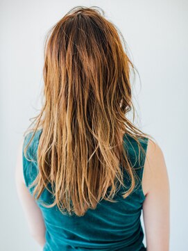 ディンプル 越谷駅前(DiMPlE) 前上がりレイヤーロングDiMPlE越谷/越谷駅前/