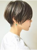 「ショート/耳掛けのしやすいショートボブ」tomo