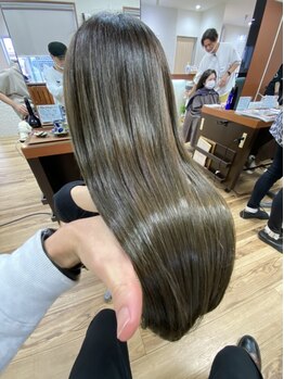 デビュー ヘアーメイクの写真/【話題の髪質改善トリートメント】で髪の内側までしっかりとダメージケア、髪にツヤとハリコシを与えます。