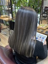 リィリ バイ ロダット 横浜(rili by LODAT) コントラストハイライト×グレーベージュ【rili横浜】