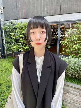 スワッグ(Swag) 顔まわりプツンとcut♪パラパラとハイライトでgreenに◎