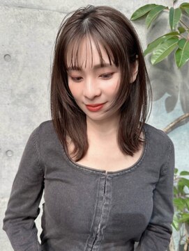 ハニー 町田(HONEY) シースルーバング　レイヤーカット　オリーブベージュ