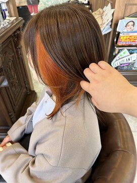 ハグヴィアン(HUG BIEN) ウルフカット×オレンジインナー