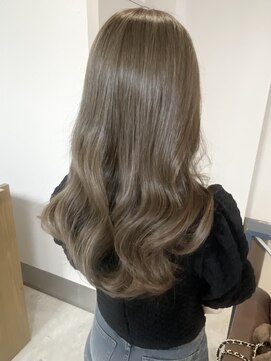 ヘアアンドメイクフリッシュ(HAIR&MAKE FRISCH) ヨシンモリ