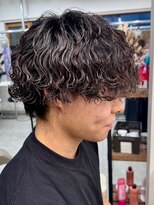 フゥ 宇都宮(FeU)&nbsp;緩め波巻きスパイラルパーマシャドウパーマメンズマッシュウルフ