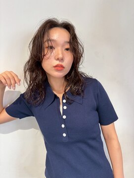 ワイビー グリーン リル(y.be green rel) くしゃっと抜け感ウェーブ