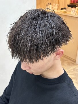 ボンドストーリールミエール(Bond Story lumiere) ツイストパーマパイルツイスト刈り上げ眉毛ラウンドマッシュ