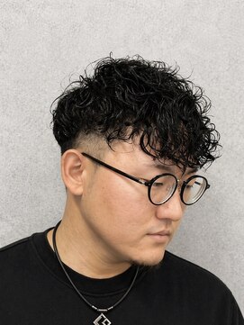 スター(STAR) フェード×波巻きパーマ｜濡れ感ヘア