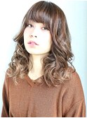 ラフにきめるセミロングウェーブ