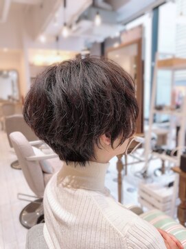 フローラビューティーヘアー(Flora Beauty Hair) くせ毛を生かしたショートスタイル♪/20代/30代/40代/50代/岡山