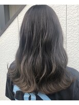 フラバー(flover)&nbsp;【Miyuki】毛先にかけてゆるいアッシュブラウンのグラデーション