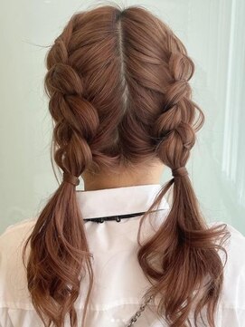 ヴァンカウンシル 伊勢佐木町店(VAN COUNCIL) 〈VANCOUNCIL〉ツインテールアレンジみつあみアレンジ