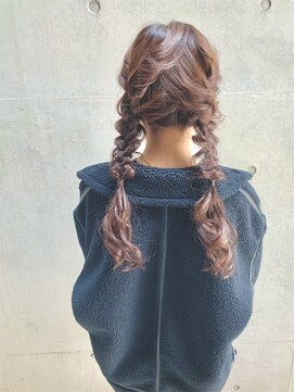 ディア(.eer) ライブやイベントに ☆☆" // ふわふわ三つ編みツインテール