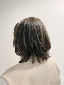 ジエクト ヴィシア(The Ect VIXIA) 透明感グレージュ くびれミディ くびれボブ