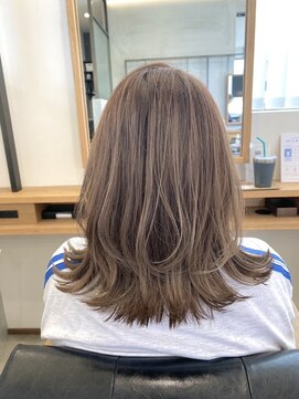 ソッカ(socca) 切りっぱなしミディアムレイヤーボブ