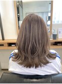 切りっぱなしミディアムレイヤーボブ