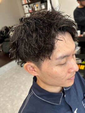 フゥ 宇都宮(FeU) 波巻きパーマメンズパーマメンズヘアツーブロックツイストパーマ