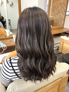 リングバイモアムー(Ring by Moremuu) issy ハイライトデザイン