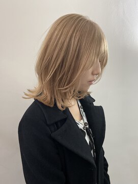 サンク 原宿 表参道(cinq) ブリーチカラーハイトーンカラーミルクティーベージュボブ原宿