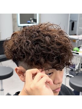 ベルクロー バイ アリープ(Bel.crow by ALEAP) 海外風スペインカール　ブラウンカラー