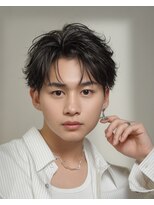 アロ 渋谷(Alo)&nbsp;黒髪シャドウパーマ×センターパート