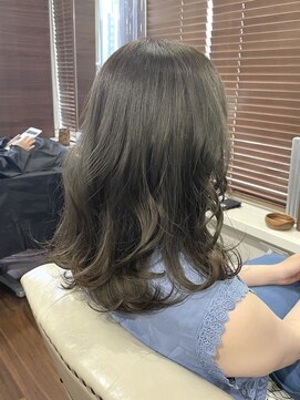 アンビエンテ(ambiente) オリーブ　マット　イルミナカラー【坂根】