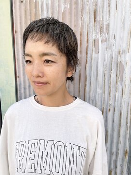 コーパル(copal) スタイリングが楽しくなる・グレーベージュのベリーショート