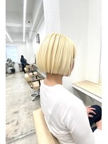 ニュート(Neut )&nbsp;抜きっぱなしブリーチカラー/切りっぱなしボブ