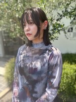 リリー(Rilie)&nbsp;ミディアムレイヤー/くびれミディアム/抜け感/垢抜け