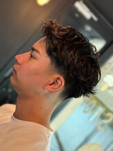 フランクスバーバー アンド ビアークラブ(FRANK'S BARBER and BEER CLUB) スパイキーショート/フェザーパーマ/サーフカール/有楽町